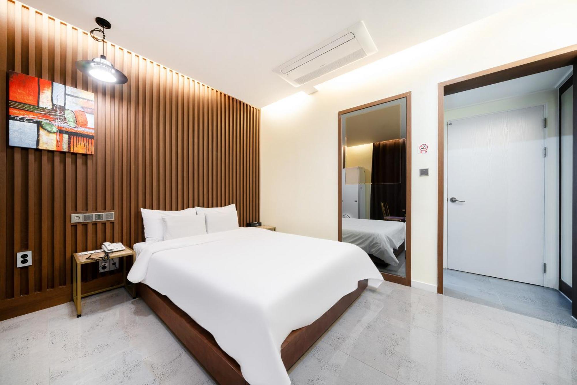 Suncheon Hound Hotel Suncheon Station Branch Esterno foto